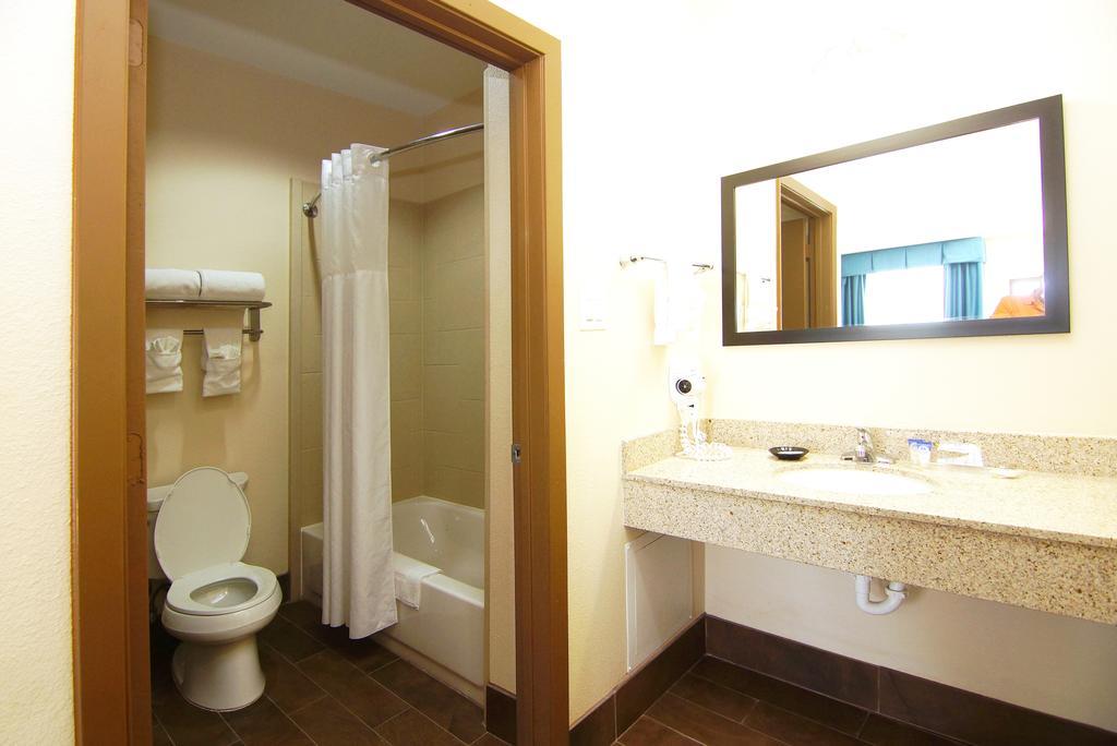 Americas Best Value Inn & Suites Cuero Dış mekan fotoğraf
